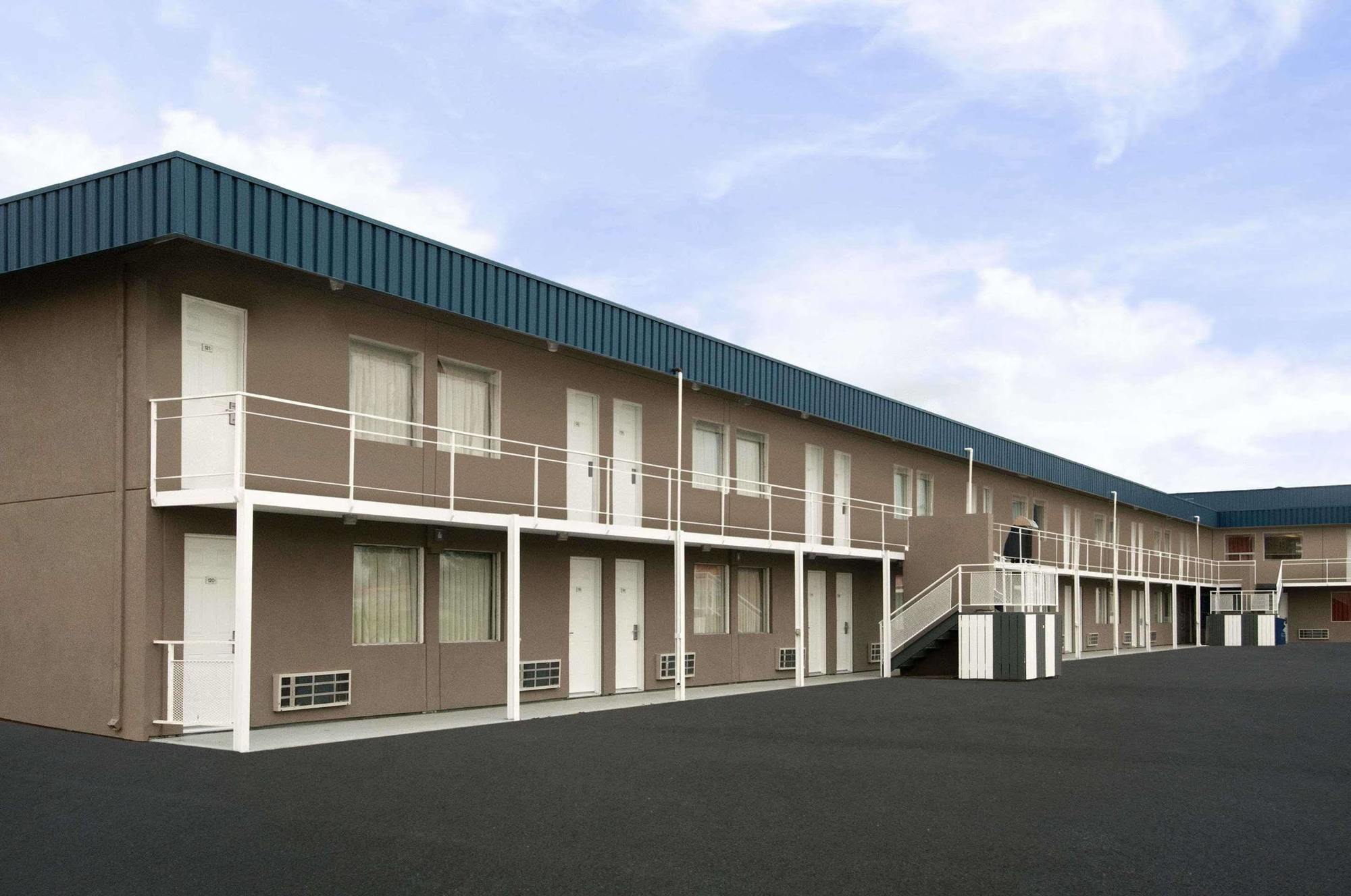 Skyview Swift Current Exterior foto